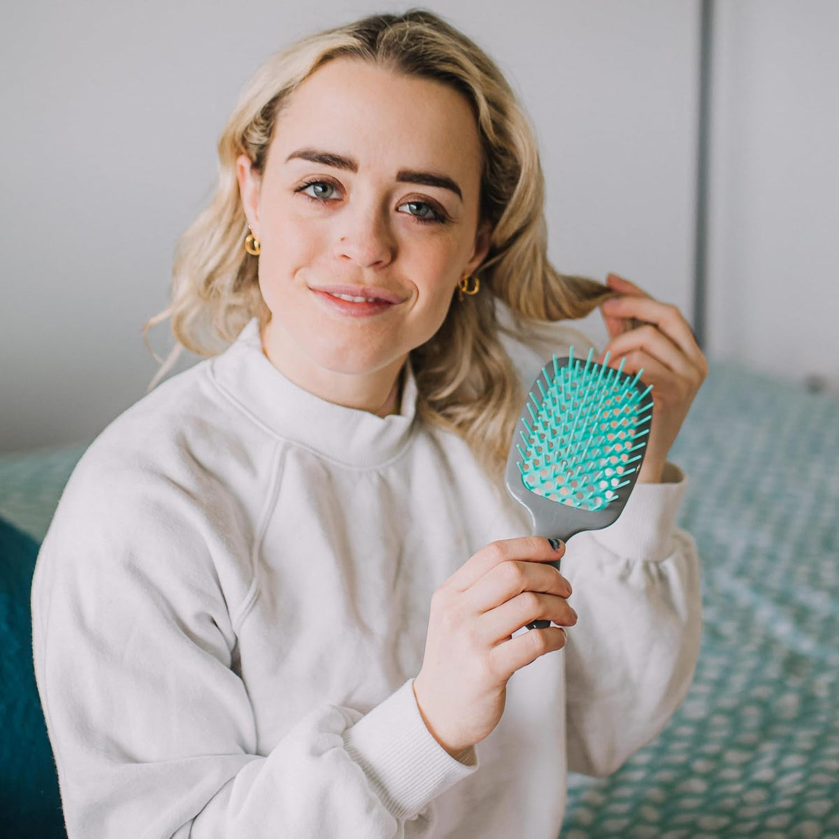 FHI Heat UNbrush Detangling Brush for Pain-Free Brushing on All Wet or Dry Hair Types — Durable DuoFlex Anti-Static Bristles, Lightweight Handle, Vented Hair Brush