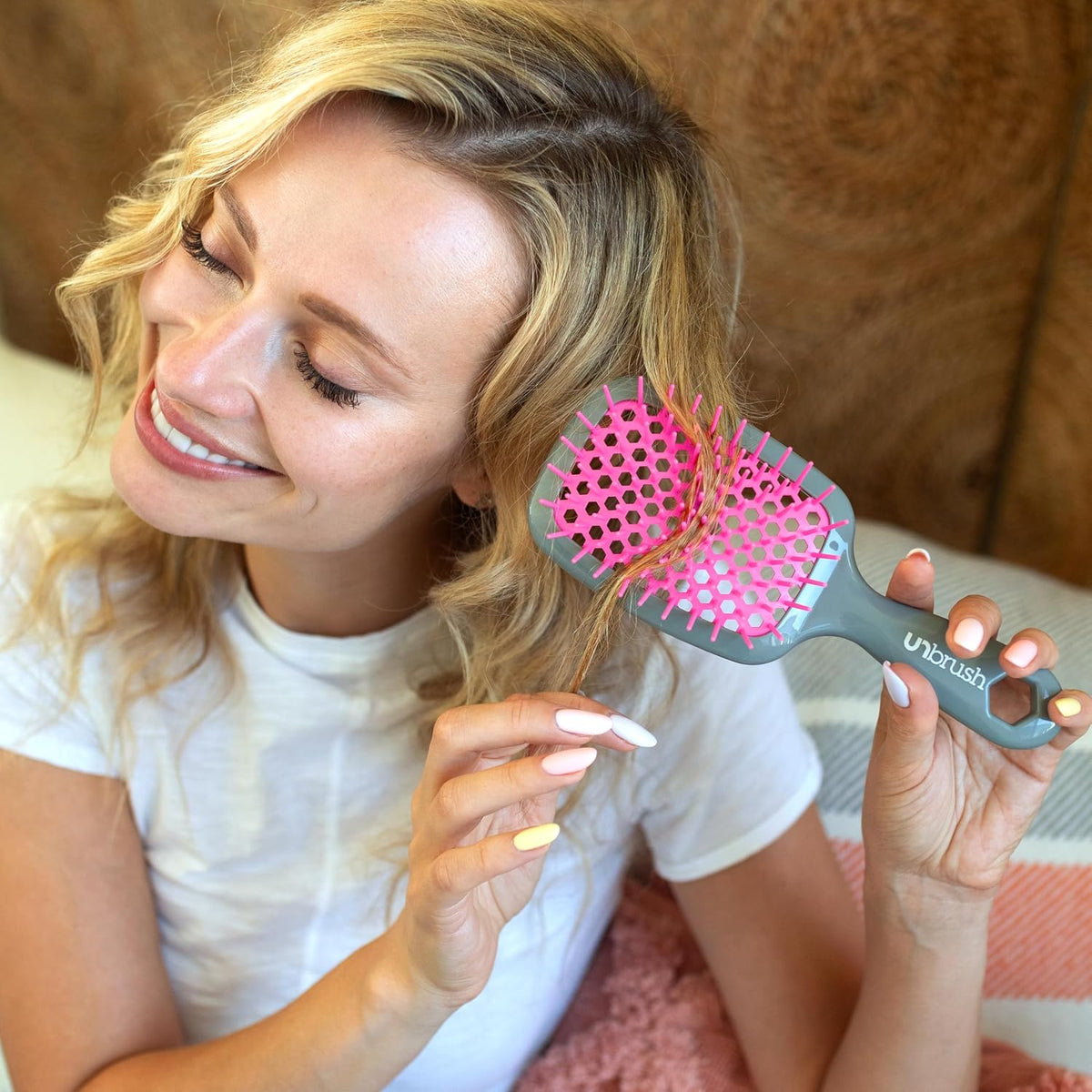 FHI Heat UNbrush Detangling Brush for Pain-Free Brushing on All Wet or Dry Hair Types — Durable DuoFlex Anti-Static Bristles, Lightweight Handle, Vented Hair Brush