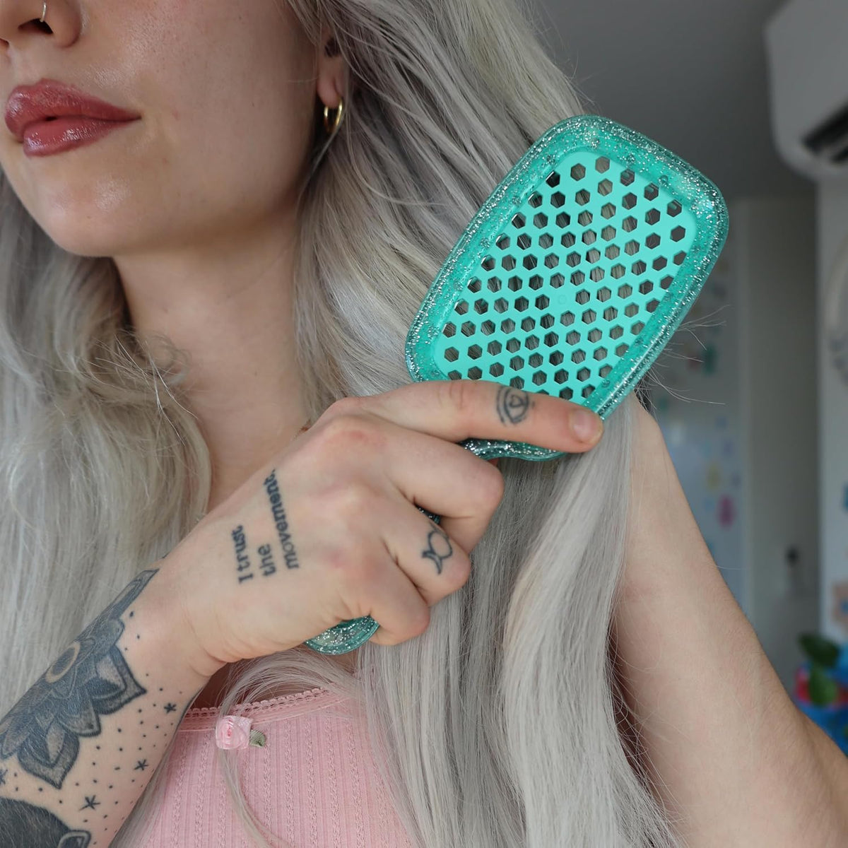 FHI Heat UNbrush Detangling Brush for Pain-Free Brushing on All Wet or Dry Hair Types — Durable DuoFlex Anti-Static Bristles, Lightweight Handle, Vented Hair Brush