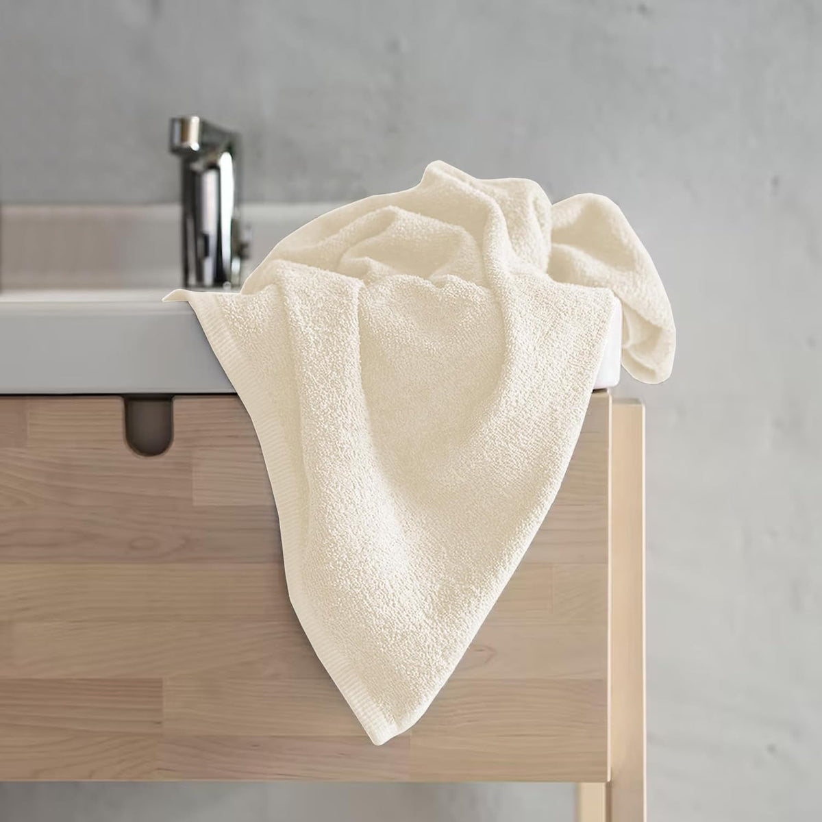 100% Organic Cotton Towels 650 GSM Plush Feather Touch Quick Dry Bath Towel, Pack of 4 GOTS Certified, Oeko-Tex Green Certified, Organic Cotton Bath Towel, 30"X58"