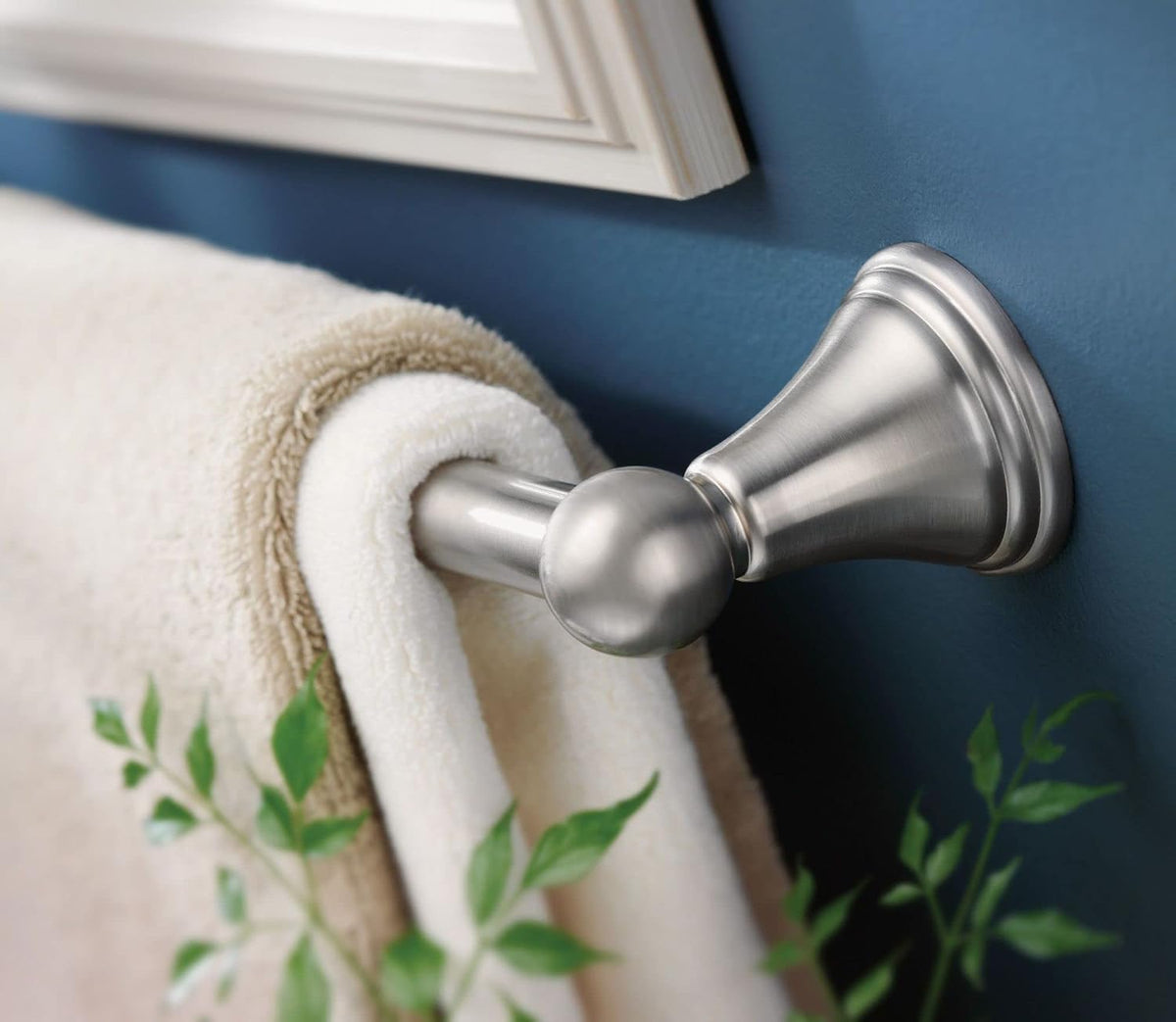 Preston Collection Brushed Nickel 18-Inch Single Bathroom Towel Bar, DN8418BN