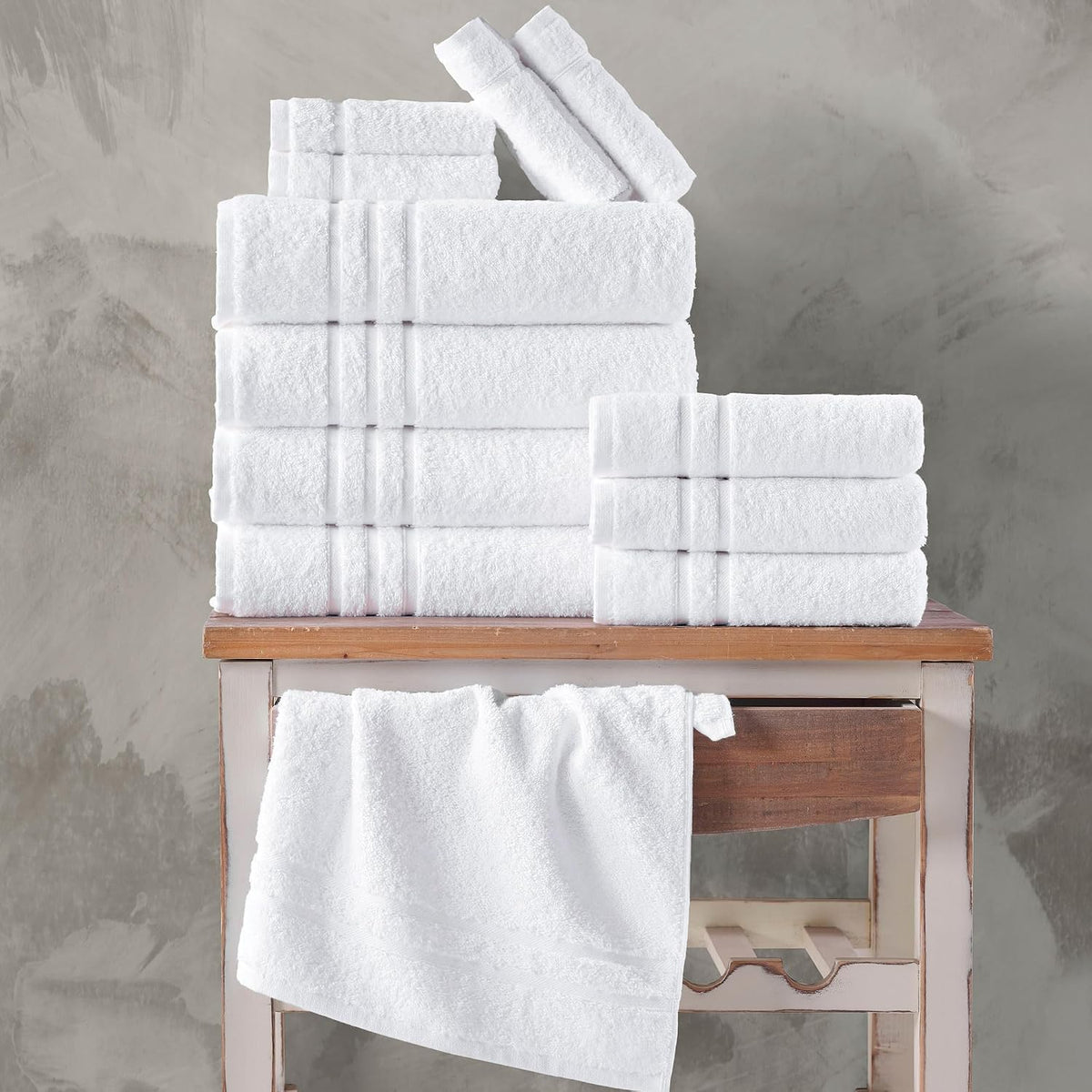 White Bath Towels 4 Pack 27 x 54 Inches 100% Turkish Cotton Soft Lightweight and Highly Absorbent Quick Drying Towels, Premium Quality Perfect for Daily Use