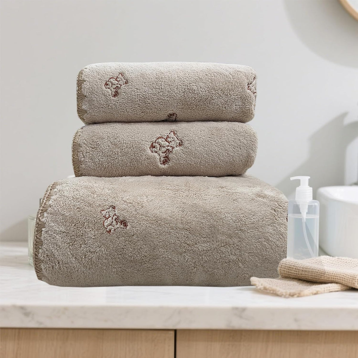 Bath Towels White Star Moon Embroidery Patterns Towels of 3 Luxury Soft Velvet Bath Towels Set for Bathroom Gym Bath Sheets（1Bath Towel+2 Hand Towels）