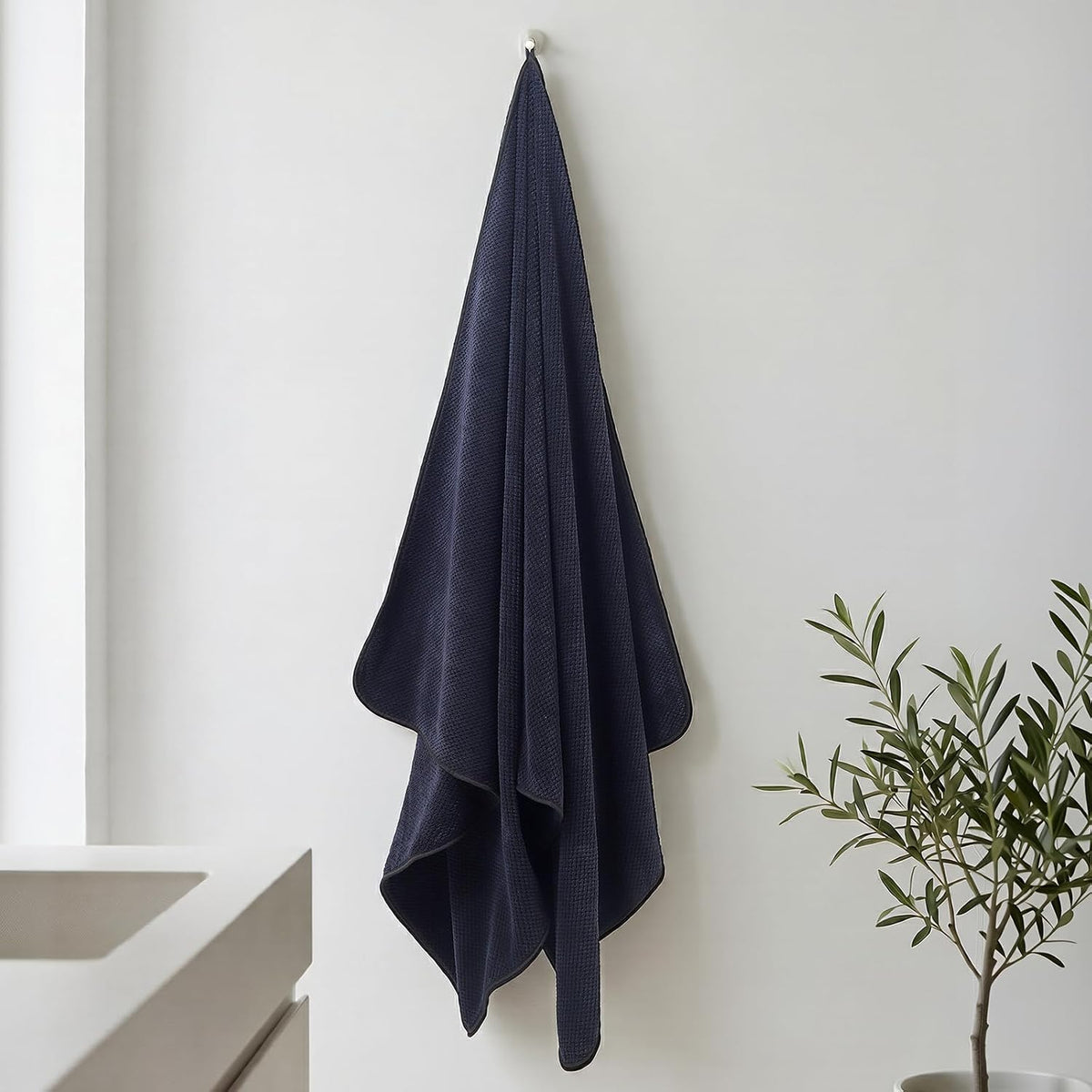REDKISS Pack of 1 Jumbo Bath Sheet, 40 x 80 Inches Microfiber Oversized Bath Towel for Bathroom, Extra Large & Lightweight, Quick-Dry, Super Soft & Highly Absorbent, Perfect to Wrap Yourself In, Olive