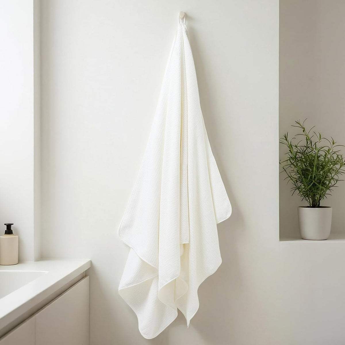 REDKISS Pack of 1 Jumbo Bath Sheet, 40 x 80 Inches Microfiber Oversized Bath Towel for Bathroom, Extra Large & Lightweight, Quick-Dry, Super Soft & Highly Absorbent, Perfect to Wrap Yourself In, Olive
